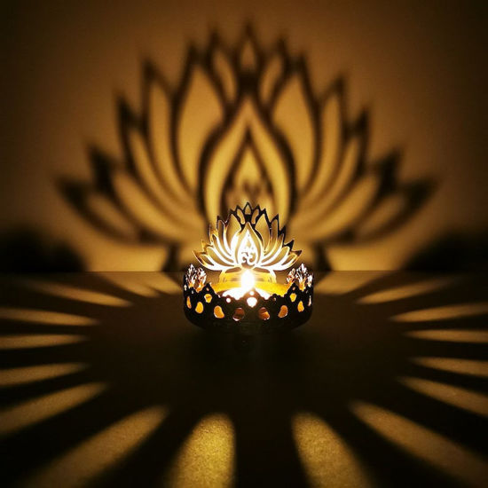 Picture of Big Lotus Candle